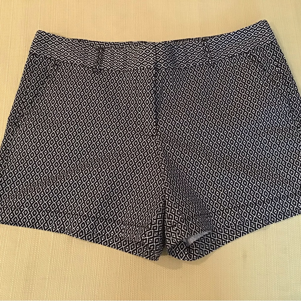 Land N Sea Women's Black and White Patterned Shorts